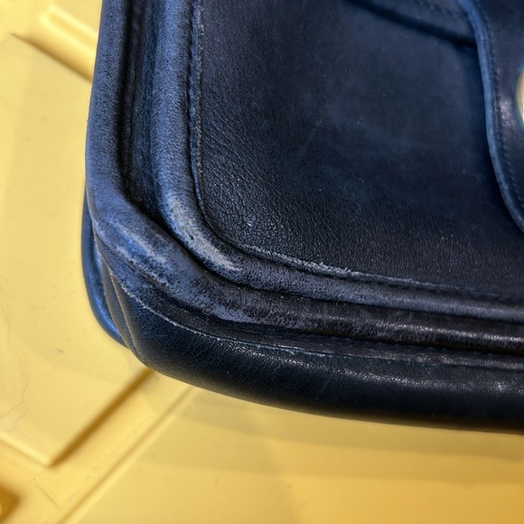 Coach Vintage Willis Top Handle - Picture 3 of 14